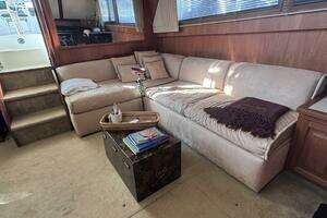 1988 Viking Motor Yacht thumbnail 18