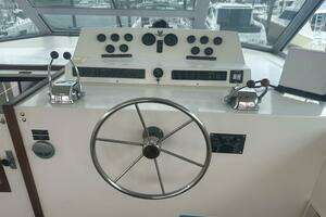 1987 Bertram thumbnail 10