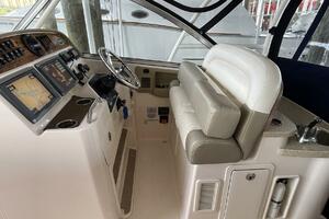 33ft Grady White Yacht For Sale