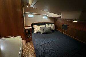 2004 Hunter 41 thumbnail 22