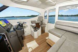 2014 Jupiter 41 Sport Bridge thumbnail 27