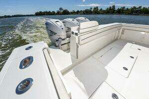 2014 Jupiter 41 Sport Bridge thumbnail 19