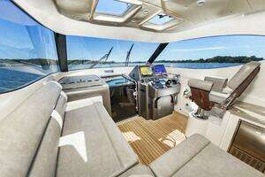 2014 Jupiter 41 Sport Bridge thumbnail 22