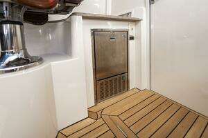 2014 Jupiter 41 Sport Bridge thumbnail 24