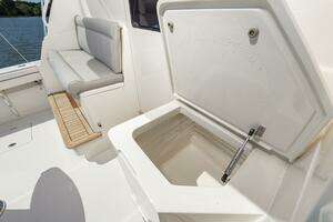 2014 Jupiter 41 Sport Bridge thumbnail 16