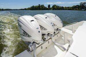 2014 Jupiter 41 Sport Bridge thumbnail 17