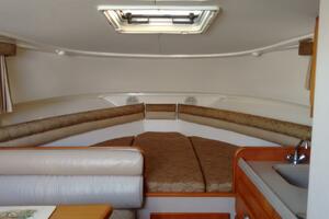 V berth