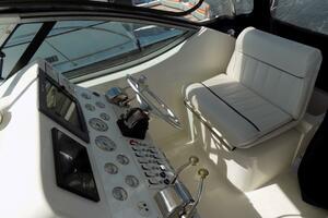 Helm seat