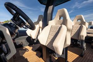 38FT (11.58M) SKIPPER