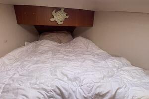 V Berth