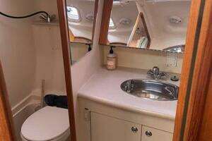 2004 Hunter 386 thumbnail 11