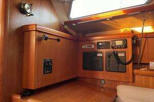 2004 Hunter 386 thumbnail 13