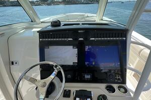 2018 Boston Whaler 38 Outrage - M22