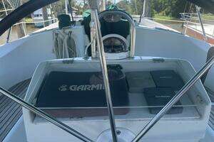 2001 Beneteau Oceanis 381 thumbnail 12