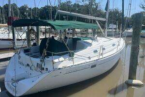 2001 Beneteau Oceanis 381 thumbnail 1