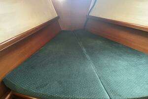 2001 Beneteau Oceanis 381 thumbnail 42