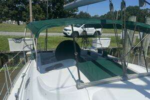 2001 Beneteau Oceanis 381 thumbnail 9