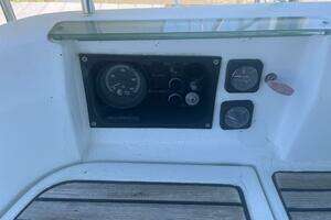 2001 Beneteau Oceanis 381 thumbnail 16