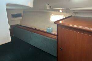 2001 Beneteau Oceanis 381 thumbnail 50