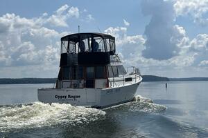 Gypsy Rouge 38ft Bayliner Yacht For Sale