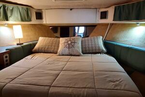 Gypsy Rouge 38ft Bayliner Yacht For Sale