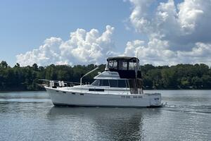 Gypsy Rouge 38ft Bayliner Yacht For Sale