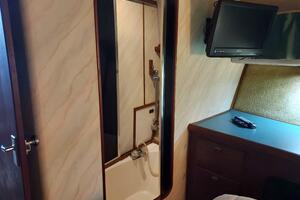 Gypsy Rouge 38ft Bayliner Yacht For Sale
