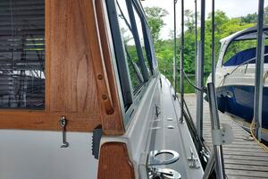 Gypsy Rouge 38ft Bayliner Yacht For Sale