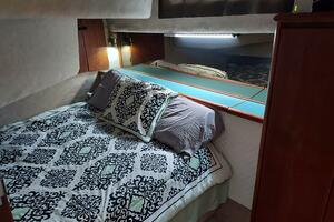 Gypsy Rouge 38ft Bayliner Yacht For Sale