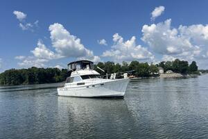 Gypsy Rouge 38ft Bayliner Yacht For Sale