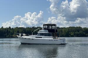 Gypsy Rouge 38ft Bayliner Yacht For Sale