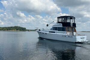Gypsy Rouge 38ft Bayliner Yacht For Sale
