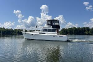 Gypsy Rouge 38ft Bayliner Yacht For Sale