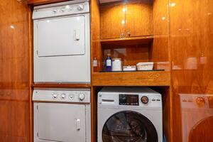 Done Deal 101ft Hargrave Yacht For Sale