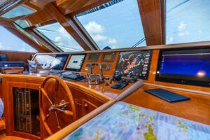 Done Deal 101ft Hargrave Yacht For Sale