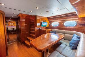 Done Deal 101ft Hargrave Yacht For Sale