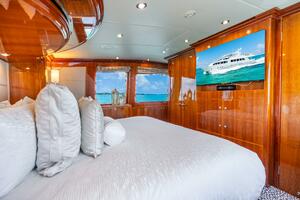 Done Deal 101ft Hargrave Yacht For Sale