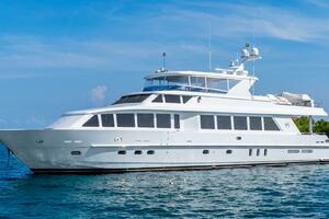 Done Deal 101ft Hargrave Yacht For Sale