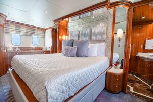 Done Deal 101ft Hargrave Yacht For Sale