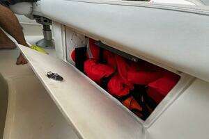 2000 Sea Ray 410 Sundancer thumbnail 89