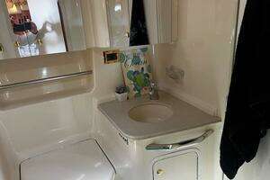 2000 Sea Ray 410 Sundancer thumbnail 36