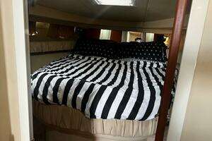 2000 Sea Ray 410 Sundancer thumbnail 38