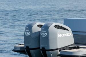 VIRTUE YACHTS V10 T-Tops