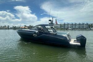 49FT (15.04M) AZIMUT Worth Avenue Yachts