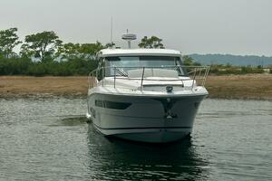 38FT (11.84M) REGAL Worth Avenue Yachts