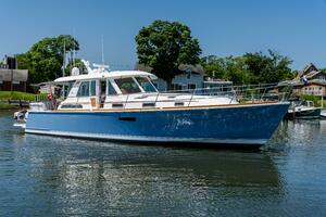 GRACIOUS yacht for sale