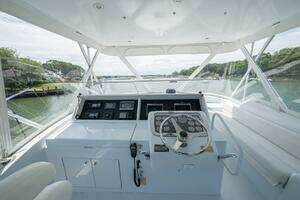2001 Hatteras 50 Convertible thumbnail 22