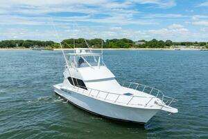 2001 Hatteras 50 Convertible thumbnail 2