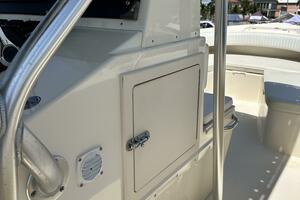 2008 Parker 2501 Center Console - Console