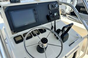 2008 Parker 2501 Center Console - Navigation